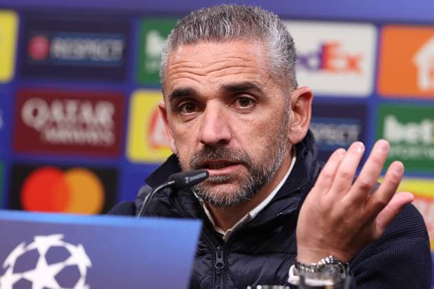 Dortmund on February 19, 2025 Uefa Champions League Knockout phase play offs, 2st leg Borussia Dortmund Sporting Clube de Portugal v l , Coach Rui Borges Sporting Clube de Portugal gives instructions, gesticulates, gesticulate with arms gives instructions, gesticulate, press conference Copyright: JoaquimxFerreira