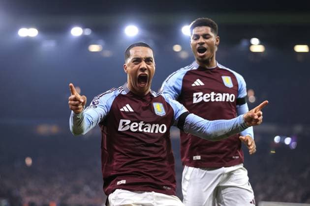 Sport Themen der Woche KW08 Sport Bilder des Tages Football - Premier League - Aston Villa v Liverpool 19th February 2025 - Premier League - Aston Villa v Liverpool - Youri Tielemans of Aston Villa celebrates scoring their 1st goal - Photo: Simon Stacpoole Offside. Birmingham UK *** Fußball Premier League Aston Villa v Liverpool 19. Februar 2025 Premier League Aston Villa v Liverpool Youri Tielemans von Aston Villa feiert sein 1. Tor Foto Simon Stacpoole Abseits Birmingham UK  Copyright: xSimonxStacpoolexOffside