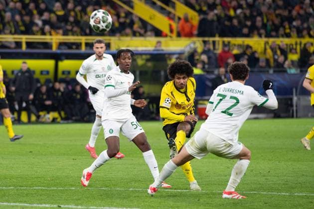 Karim David ADEYEMI DO vs Geovany QUENDA Sporting and Eduardo QUARESMA Sporting action, duel, football Champions League, play offs, Borussia Dortmund DO Sporting Lisbon CP Sporting 0 0 on 19 02 2025 in Dortmund Germany UEFA regulations prohibit any use of photographs as image sequences and or quasi video Â