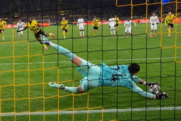 Goalkeeper Rui SILVA Sporting saves a penalty from Serhou GUIRASSY DO Football Champions League, Play offs, Borussia Dortmund DO Sporting Lisbon CP Sporting 0 0 on 19 02 2025 in Dortmund Germany UEFA regulations prohibit any use of photographs as image sequences and or quasi video Â