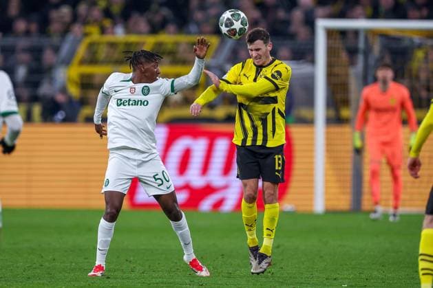 19 02 2025, Football, UEFA Champions League, Borussia Dortmund Sporting Lisbon, Signal Iduna Park, Knockout phase play offs, Season 2024 2025 Alexandre Brito Sporting 50 in a duel against Pascal Groß BVB 13 North Rhine-Westphalia Germany