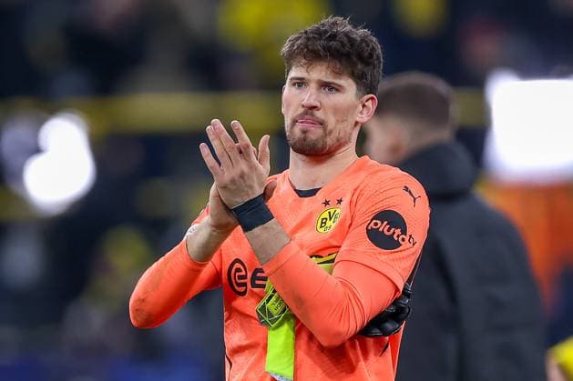 19 02 2025, Football, UEFA Champions League, Borussia Dortmund Sporting Lisbon, Signal Iduna Park, Knockout phase play offs, Season 2024 2025 Goalkeeper Gregor Kobel BVB 1 North Rhine-Westphalia Germany