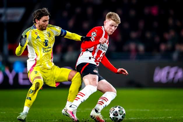 Juventus midfielder Manuel Locatelli, PSV Eindhoven midfielder Jerdy Schouten during the match PSV Juventus at the Philips stadium for the UEFA Champions League Knockout phase play offs 2nd leg season 2024 2025 in EINDHOVEN, Netherlands on 19 february 2025, photo by Marcel van Dorst EYE4images DeFodi Images Defodi-746