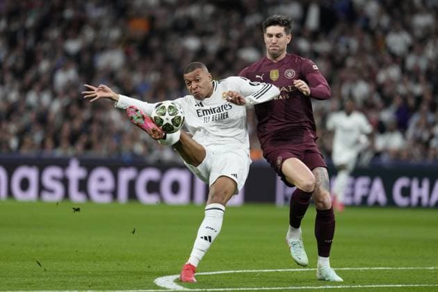 Cc Madrid 19 02 2025 - Champions League Real Madrid-Manchester City foto Cesar Cebolla Image nella foto: gol Kylian Mbappe 