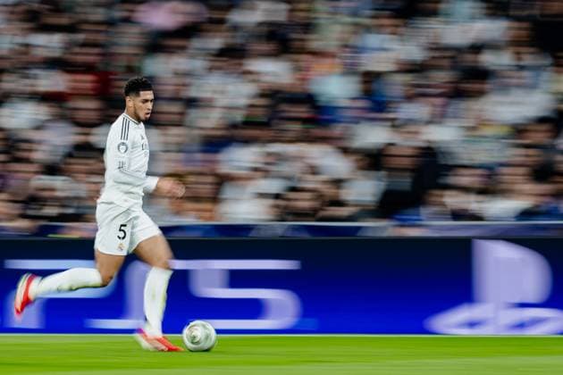 Real Madrid CF vs Manchester City - UEFA Champions League - 19 02 2025 Jude Bellingham of Real Madrid CF in action during the UEFA Champions League match between Real Madrid CF and Manchester City at Estadio Santiago Bernabeu on February 19, 2025 in Madrid, Spain. Madrid Spain Copyright: xPGSxPhotoxAgencyx