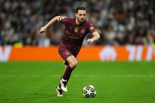 ESP: Real Madrid v Manchester City. UEFA Champions League match. Play off round Bernardo Silva of Manchester City during the UEFA Champions League match, play off round, second leg, between Real Madrid and Manchester City played at Santiago Bernabeu Stadium on Feb 19, 2025 in Madrid Spain. kpng Copyright: xBaguxBlancox xPRESSINPHOTOx PS_250219_RMA_MCI_023
