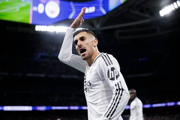 UEFA champions league - Real Madrid vs Manchester City MADRID, SPAIN - February 19: Dani Ceballos of Real Madrid celebrates a defensive action during the UEFA champions league 2024 25 match between Real Madrid and Manchester City at Santiago Bernabeu Stadium. (Photo by Guillermo Martinez) Madrid Santiago Bernabeu Stadium Spain Copyright: xGuillermoxMartinezx