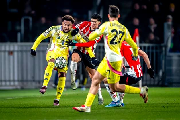 Juventus midfielder Weston McKennie, PSV Eindhoven midfielder Richard Ledezma during the match PSV Juventus at the Philips stadium for the UEFA Champions League Knockout phase play offs 2nd leg season 2024 2025 in EINDHOVEN, Netherlands on 19 february 2025, photo by Marcel van Dorst EYE4images DeFodi Images Defodi-746
