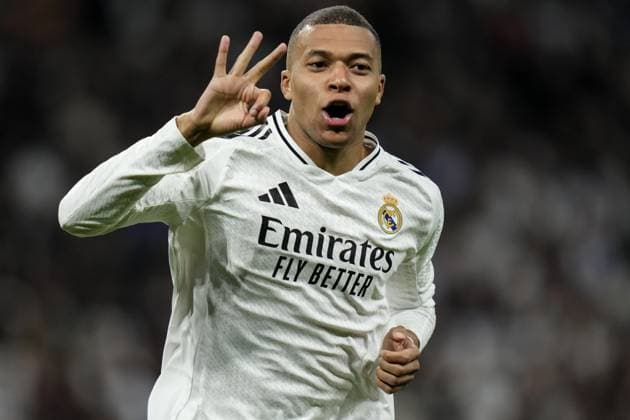 Sport Bilder des Tages Cc Madrid 19 02 2025 - Champions League Real Madrid-Manchester City foto Cesar Cebolla Image nella foto: esultanza gol Kylian Mbappe 
