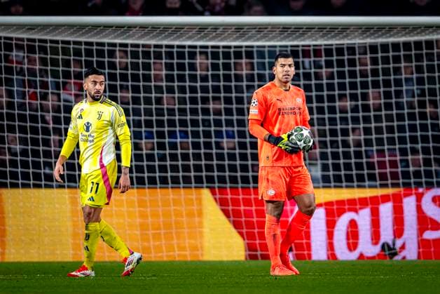 PSV Eindhoven Eindhoven goalkeeper Walter Benitez dejected during the match PSV Juventus at the Philips stadium for the UEFA Champions League Knockout phase play offs 2nd leg season 2024 2025 in EINDHOVEN, Netherlands on 19 february 2025, photo by Marcel van Dorst EYE4images DeFodi Images Defodi-746
