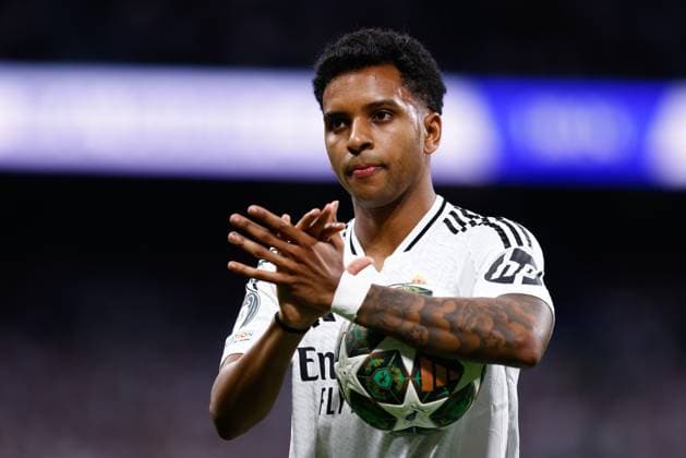 February 19, 2025, Madrid, Madrid, SPAIN: Rodrygo Goes of Real Madrid gestures during the UEFA Champions League 2024 25 League Knockout Play-off second leg match between Real Madrid CF and Manchester City, at Santiago Bernabeu stadium on February 19, 2025, in Madrid, Spain. Madrid SPAIN - ZUMAa181 20250219_zaa_a181_083 Copyright: xDennisxAgyemanx