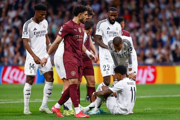 February 19, 2025, Madrid, Madrid, SPAIN: Rodrygo Goes of Real Madrid hurts during the UEFA Champions League 2024 25 League Knockout Play-off second leg match between Real Madrid CF and Manchester City, at Santiago Bernabeu stadium on February 19, 2025, in Madrid, Spain. Madrid SPAIN - ZUMAa181 20250219_zaa_a181_088 Copyright: xDennisxAgyemanx