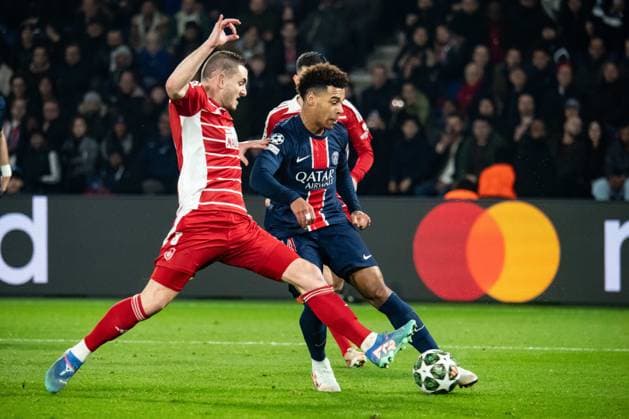 FOOTBALL : Paris SG vs Stade Brestois - Ligue des Champions - Barrage Retour - 19 02 2025 Desire Doue (Paris SG) Brendan Chardonnet (Stade Brestois) ParisFrance  Copyright: xBaptistexAutissierx