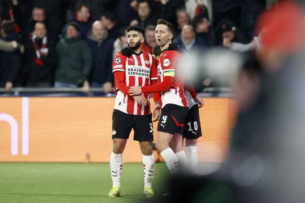 EINDHOVEN - (l-r) Ismael Saibari of PSV Eindhoven, Luuk de Jong of PSV Eindhoven celebrate 2-1 during the UEFA Champions league Playoff match between PSV Eindhoven and Juventus FC at Phillips stadium on Feb. 19, 2025 in Eindhoven, Netherlands. ANP KOEN VAN WEEL UEFA Champions League 2024 25 League Knockout Play-off Second Leg 2024 25 xVIxANPxSportx xxANPxIVx 520393504 originalFilename: 520393504.jpg