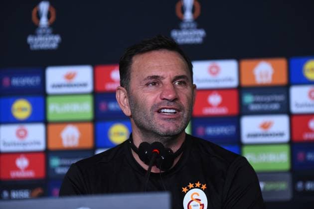 Coach Okan Buruk of Galatasaray seen during the press conference, PK, Pressekonferenz a day before the UEFA Europa League 2024 25 League Knockout Play-off Second Leg match between Galatasaray A.S. and AZ Alkmaar in Istanbul at Rams Park Stadium , Istanbul , Turkey on February 19 , 2025. ( Photo by Seskimphoto ) Istanbul Turkey Istanbul Turkey Copyright: xSeskimphotox Galatasaray_Press_Conf-19225 (46)