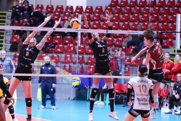 Marie Schoelzel (Roma Volley) and Wilma Salas (Roma Volley) during Roma Volley vs SC Potsdam, Women s Volleyball Challenge Cup match in Rome, Italy, February 19 2025  Copyright: xLuigixMariani IPAxSportx xipa-agency.netx xx IPA_54302703 IPA_Agency_IPA54302703