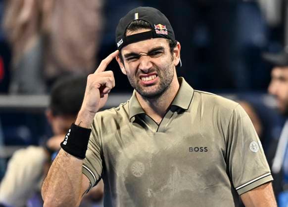 ATP, Tennis Herren QATAR EXXONMOBIL OPEN ROUND OF 16 Matteo Berrettini of Italy celebrates winning her round of 16 match against Tallon Griekspoor of the Netherlands during the ATP Qatar ExxonMobil Open 2025 tennis tournament at the Khalifa International Tennis Complex in Doha, Qatar, on February 19, 2025. DOHA Qatar Copyright: xNOUSHADx