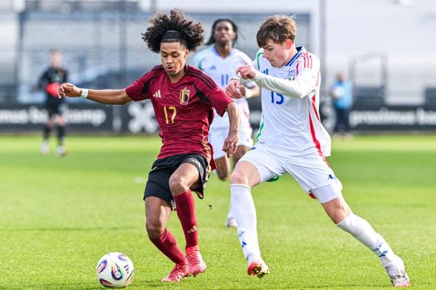 U16 BELGIUM VS ITALY Jayden Onia Seke (17) of Belgium and Rocca Edoardo (15) of Italy pictured during a friendly U16 soccer game between Belgium and Italy , on Wednesday 19 February 2025 in Tubeke , Belgium . PHOTO SPORTPIX Stijn Audooren Tubeke RBFA Proximus Basecamp Belgium  Copyright: xSportpix.bex xStijnxAudoorenxStijnxAudoorenx