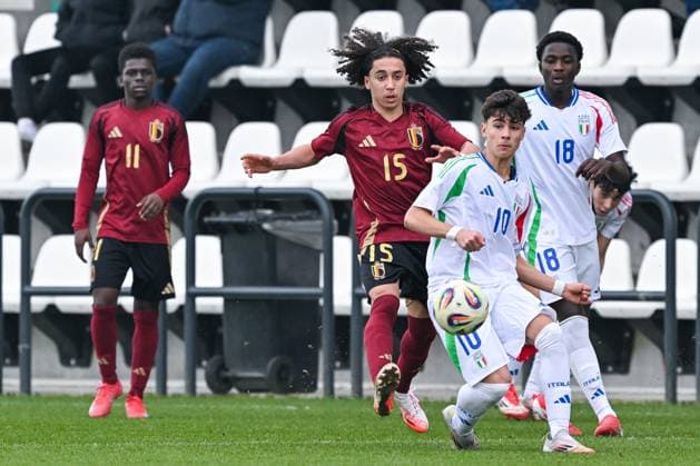 U16 BELGIUM VS ITALY Assil Saidi (15) of Belgium and Corigliano Thomas (10) of Italy pictured during a friendly U16 soccer game between Belgium and Italy , on Wednesday 19 February 2025 in Tubeke , Belgium . PHOTO SPORTPIX Stijn Audooren Tubeke RBFA Proximus Basecamp Belgium  Copyright: xSportpix.bex xStijnxAudoorenxStijnxAudoorenx