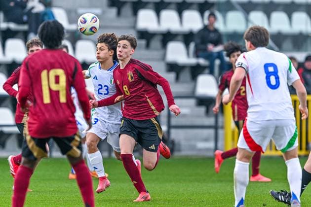 U16 BELGIUM VS ITALY Landi Jacopo (23) of Italy and Xander Dierckx (8) of Belgium pictured during a friendly U16 soccer game between Belgium and Italy , on Wednesday 19 February 2025 in Tubeke , Belgium . PHOTO SPORTPIX Stijn Audooren Tubeke RBFA Proximus Basecamp Belgium  Copyright: xSportpix.bex xStijnxAudoorenxStijnxAudoorenx