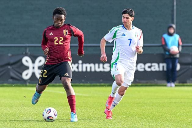 U16 BELGIUM VS ITALY Mamadou Balde Nabyka (22) of Belgium and Giammattei Gioele (7) of Italy pictured during a friendly U16 soccer game between Belgium and Italy , on Wednesday 19 February 2025 in Tubeke , Belgium . PHOTO SPORTPIX Stijn Audooren Tubeke RBFA Proximus Basecamp Belgium  Copyright: xSportpix.bex xStijnxAudoorenxStijnxAudoorenx