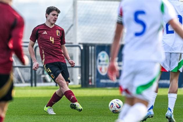 U16 BELGIUM VS ITALY Kobe Van Den Broeck (4) of Belgium pictured during a friendly U16 soccer game between Belgium and Italy , on Wednesday 19 February 2025 in Tubeke , Belgium . PHOTO SPORTPIX Stijn Audooren Tubeke RBFA Proximus Basecamp Belgium  Copyright: xSportpix.bex xStijnxAudoorenxStijnxAudoorenx