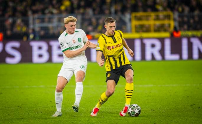 Dortmund, Germany 19th Feb 2025 Nico Schlotterbeck BvB Conrad Harder SP Borussia Dortmund Sporting Lisbon Borussia Dortmund Sporting Lisbon 19 02 2025