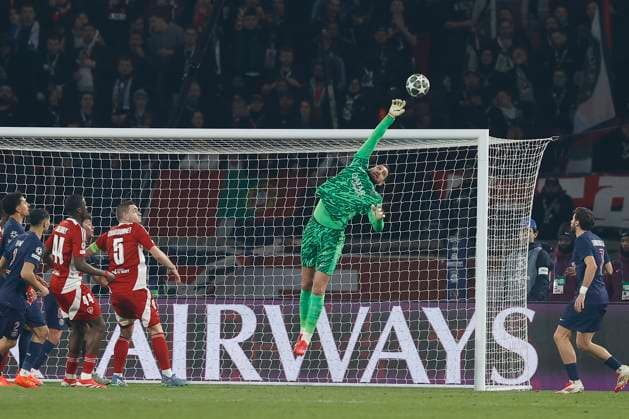 February 19, 2025, Paris, Paris, France: Gianluigi DONNARUMMA (GK) of Paris Saint Germain in action during the match of UEFA Champions League between Paris Saint Germain and Stade Brestois at Parc des Princes Stadium - on February 19 2025 Paris - France Paris France - ZUMAb253 20250219_zsp_b253_012 Copyright: xLoicxBaratouxx