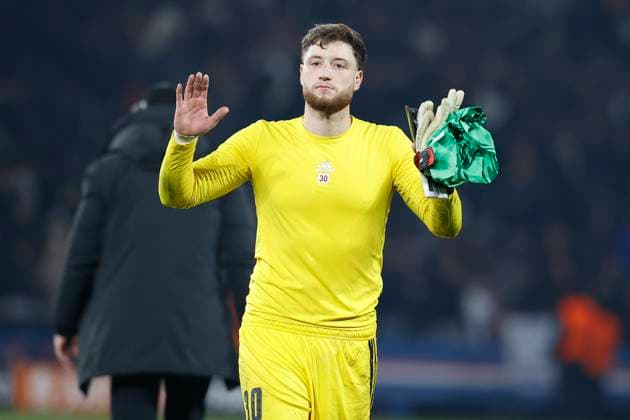 February 19, 2025, Paris, Paris, France: GrÅ½goire Coudert (GK) of STADE BRESTOIS pay tribute to supporters during the match of UEFA Champions League between Paris Saint Germain and Stade Brestois at Parc des Princes Stadium - on February 19 2025 Paris - France Paris France - ZUMAb253 20250219_zsp_b253_057 Copyright: xLoicxBaratouxx
