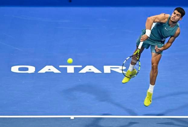 ATP, Tennis Herren QATAR EXXONMOBIL OPEN ROUND OF 16 Carlos Alcaraz of Spain competes in her round of 16 match against Luca Nardi of Italy during the ATP Qatar ExxonMobil Open 2025 tennis tournament at the Khalifa International Tennis Complex in Doha, Qatar, on February 19, 2025. DOHA Qatar Copyright: xNOUSHADx