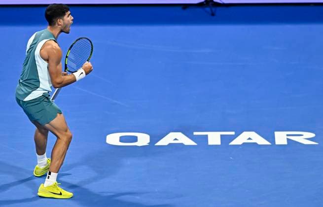 ATP, Tennis Herren QATAR EXXONMOBIL OPEN ROUND OF 16 Carlos Alcaraz of Spain competes in her round of 16 match against Luca Nardi of Italy during the ATP Qatar ExxonMobil Open 2025 tennis tournament at the Khalifa International Tennis Complex in Doha, Qatar, on February 19, 2025. DOHA Qatar Copyright: xNOUSHADx