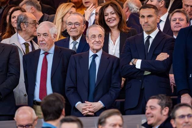 Real Madrid CF vs Manchester City - UEFA Champions League 2024 25 League Knockout Play-off Second Leg Florentino Perez (C), president of Real Madrid CF, seen on the stands during the UEFA Champions League 2024 25 League Knockout Play-off second leg match between Real Madrid C.F. and Manchester City at Estadio Santiago Bernabeu on February 19, 2025 in Madrid, Spain. Madrid Estadio Santiago Bernabeu Madrid Spain Copyright: xAlbertoxGardinx AGardin_20250219_Foot_Champ_Real_Mad_Man_City_0757