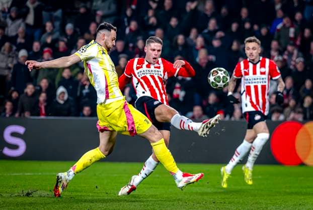PSV Eindhoven midfielder Joey Veerman during the match PSV Juventus at the Philips stadium for the UEFA Champions League Knockout phase play offs 2nd leg season 2024 2025 in EINDHOVEN, Netherlands on 19 february 2025, photo by Marcel van Dorst EYE4images DeFodi Images Defodi-746