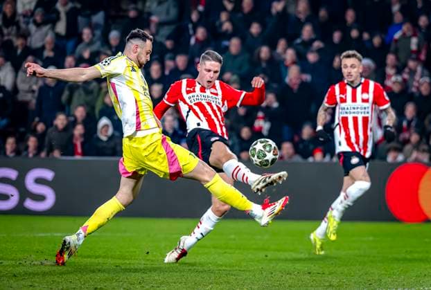 PSV Eindhoven midfielder Joey Veerman during the match PSV Juventus at the Philips stadium for the UEFA Champions League Knockout phase play offs 2nd leg season 2024 2025 in EINDHOVEN, Netherlands on 19 february 2025, photo by Marcel van Dorst EYE4images DeFodi Images Defodi-746