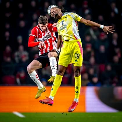 PSV Eindhoven midfielder Guus Til, Juventus midfielder Khephren Thuram during the match PSV - Juventus at the Philips stadium for the UEFA Champions League - Knockout phase play-offs - 2nd leg season 2024-2025 in EINDHOVEN, Netherlands on 19 february 2025, (photo by Marcel van Dorst EYE4images DeFodi Images) Defodi-746