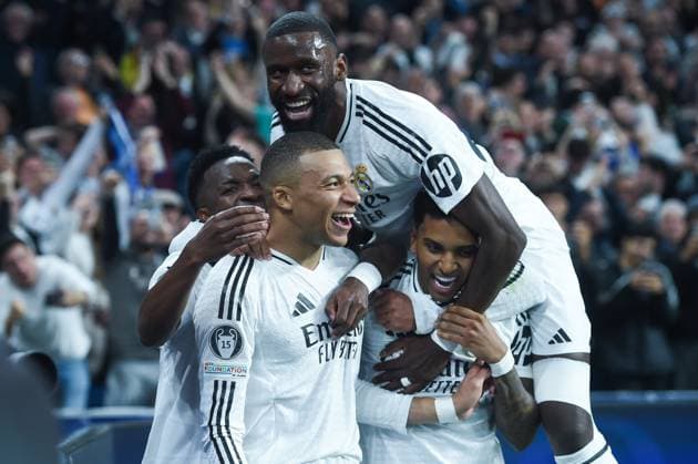 (250220) -- MADRID, Feb. 20, 2025 -- Players of Real Madrid celebrate a goal during the UEFA Champions League knockout phase play-off second leg football match between Real Madrid and Manchester City in Madrid, Spain, on Feb. 19, 2025. (Photo by Xinhua) (SP)SPAIN-MADRID-FOOTBALL-UEFA CHAMPIONS LEAGUE-REAL MADRID VS MANCHESTER CITY GustavoxValiente 