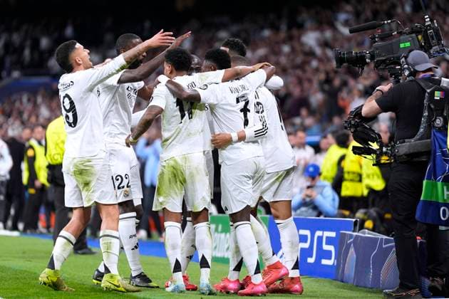 MBAPPE Kylian Team Real Madrid cheers after his third goal with BELLINGHAM Jude UEFA Champions League season 2024 2025 match Real Madrid Manchester City 3 1 on 19 02 2025 in Madrid DFL REGULATIONS PROHIBIT ANY USE OF PHOTOGRAPHS as IMAGE SEQUENCES and or QUASI VIDEO Copyright: xLacixPerenyix