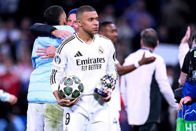 MBAPPE Kylian Team Real Madrid after the match Player of the match UEFA Champions League Season 2024 2025 Match Real Madrid Manchester City 3 1 on 19 02 2025 in Madrid DFL REGULATIONS PROHIBIT ANY USE OF PHOTOGRAPHS as IMAGE SEQUENCES and or QUASI VIDEO Copyright: xLacixPerenyix