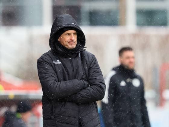 Skeptical Unterhaching coach Heiko HERRLICH Football, Unterhaching Saarbruecken Football 3 League, SpVgg Unterhaching 1 FC Saarbrücken 2 0, Matchday 19, Season 2024 2025, on 16 02 2025 in Unterhaching, U H L S P O R T P A R K, Germany Source Copyright Credit Oryk HAIST xFUSSBALL-UNTERHACHING-SAARBRUECKENx