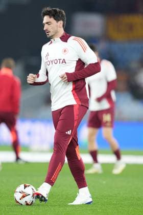 Roma& x2019;s Mats Hummels during the UEFA Europa League between Roma and Porto at the Olympic Stadium in Rome, Italy - Thursday 20 February 2025 - Soccer  Copyright: xAlfredoxFalcone LaPressex
