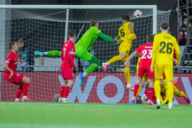 Football, European League Bodo Glimt Twente Bodo 20250220 Bodo Glimts Jostein Gundersen during the European League football match between Bodo Glimt and Twente at Aspmyra Stadium Photo Fredrik Varfjell NTB Bodo Norge EDITORIAL USE ONLY RESTRICTED USE FOR BETTING COMPANIES  Copyright: xFredrikxVarfjellx xNTBx