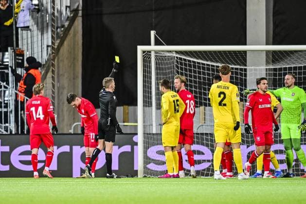 BODO, Aspmyra stadium, 20-02-2025 , season 2024 2025 , Europa League during the match Bodo Glimt - Twente. Referee Alejandro Hernandez gives yellow card. Bodo Glimt - Twente  x27954237x Copyright: