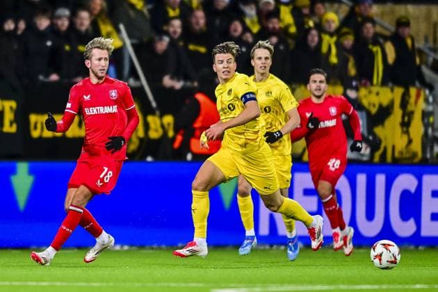 BODO, Aspmyra stadium, 20-02-2025 , season 2024 2025 , Europa League during the match Bodo Glimt - Twente. Twente player Michel Vlap, Bodo Glimt player Jostein Gundersen Bodo Glimt - Twente  x27954263x Copyright: