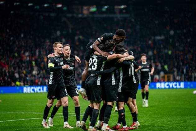776280048 Troy Parrott of AZ Alkmaar celebrates his teams first goal during the match. Galatasaray and AZ Alkmaar faced each other in the UEFA Europa League; the match took place at Rams Park on February 20, 2025 Istanbul Istanbul Turkey Copyright: xYagizxGurtugx