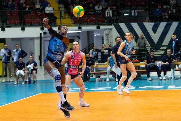 Myriam Sylla (VeroVolley Milano) on defense during CEV Champions League Women 2025 match between Numia Vero Volley Milano and SSC Palmberg Schwerin at Opiquad Arena, Monza, Italy on February 20, 2025& x9; during Numia Vero Volley Milano vs SSC Palmberg Schwerin, CEV Champions League Women volleyball match in Milan, Italy, February 20 2025  Copyright: xValerioxOrigo IPAxSportx xipa-agency.netx xx IPA_54335850 IPA_Agency_IPA54335850
