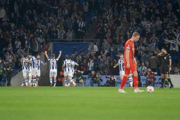 UEFA Europa League Brais Mendez of Real Sociedad celebrates with team mates after scoring their side s first goal Europa League 2024 25 League Knockout phase play-offs 2nd leg match between Real Sociedad and Midtjylland at Reale Arena. Donostia - San Sebastian. (Basque Country). February 20, 2025. (Gari Garaialde Bostok Photo) Donostia - San Sebastian Gipuzkoa Spain Editorial Use Only  Copyright: xGarikoitzxGaraialdex xBostokxPhotox Bostok Photo GarixGaraialdex GG2502200049