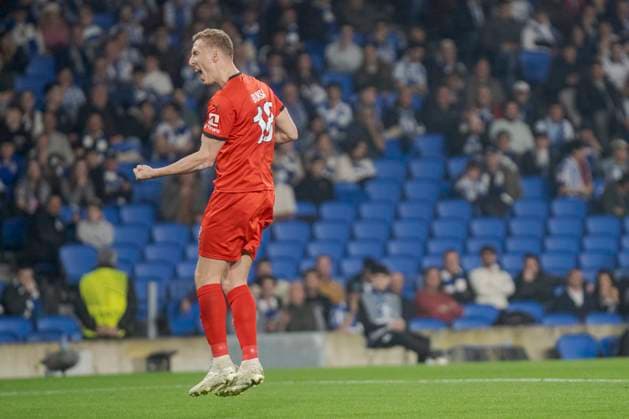 UEFA Europa League Adam Buksa of Midtjylland celebrates scoring their side s first goal during Europa League 2024 25 League Knockout phase play-offs 2nd leg match between Real Sociedad and Midtjylland at Reale Arena. Donostia - San Sebastian. (Basque Country). February 20, 2025. (Gari Garaialde Bostok Photo) Donostia - San Sebastian Gipuzkoa Spain Editorial Use Only  Copyright: xGarikoitzxGaraialdex xBostokxPhotox Bostok Photo GarixGaraialdex GG2502200203