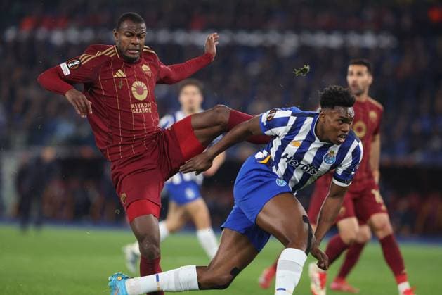 CALCIO - UEFA Europa League - AS Roma vs FC Porto Rome, Italy 20.02.2025 : Samu Aghehowa of Porto , Evan Ndicka of Roma seen in action during Uefa Europe League 2024-2025 football match, play-off, AS Roma vs FC Porto at Olympic stadium in Rome. Rome italy Italy  Copyright: xIPAxSport ABACAx