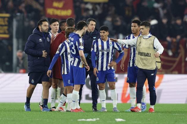CALCIO - UEFA Europa League - AS Roma vs FC Porto Porto FC looks dejected during UEFA Europa League Knockout Phase Playoff - Second Leg between AS Roma vs Porto at Olimpico stadium on February 20, 2025 in Rome, Italy. Rome Italy  Copyright: xIPAxSport ABACAx