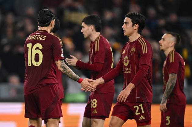 CALCIO - UEFA Europa League - AS Roma vs FC Porto Niccolo Pisilli of A.S. Roma celebrates after scoring the goal to make it 3-1 during the 2024 25 UEFA Europa League knockout play-off second leg match between A.S. Roma and F.C. Porto at Olympic Stadium on February 20, 2025 in Rome, Italy. Rome Italy  Copyright: xIPAxSport ABACAx